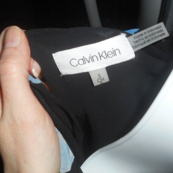 NWOT Navy Floral Calvin Klein long sleeve blouse, small - Picture 7 of 7